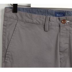 GANT - PANTALON CHINO SLIM FIT EN SERGE HALLDEN