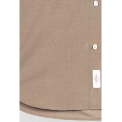 Chemise en coton uni beige col boutonné et poche poitrine coupe Regular